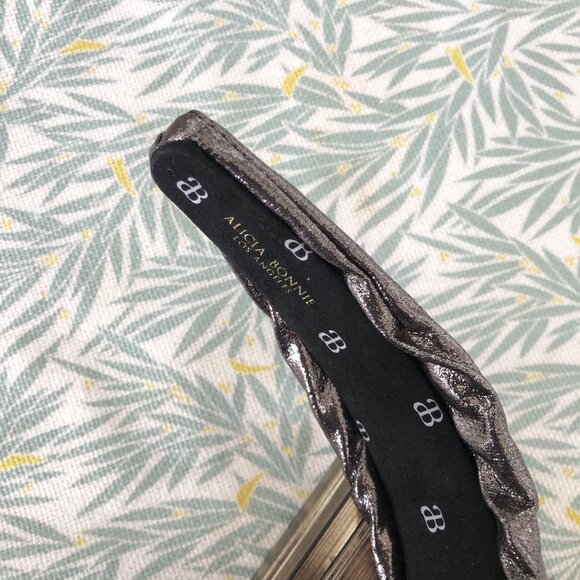 Alicia Bonnie The Precious Metals Bronze Metallic Faux Leather Knotted Headband - Picture 4 of 4